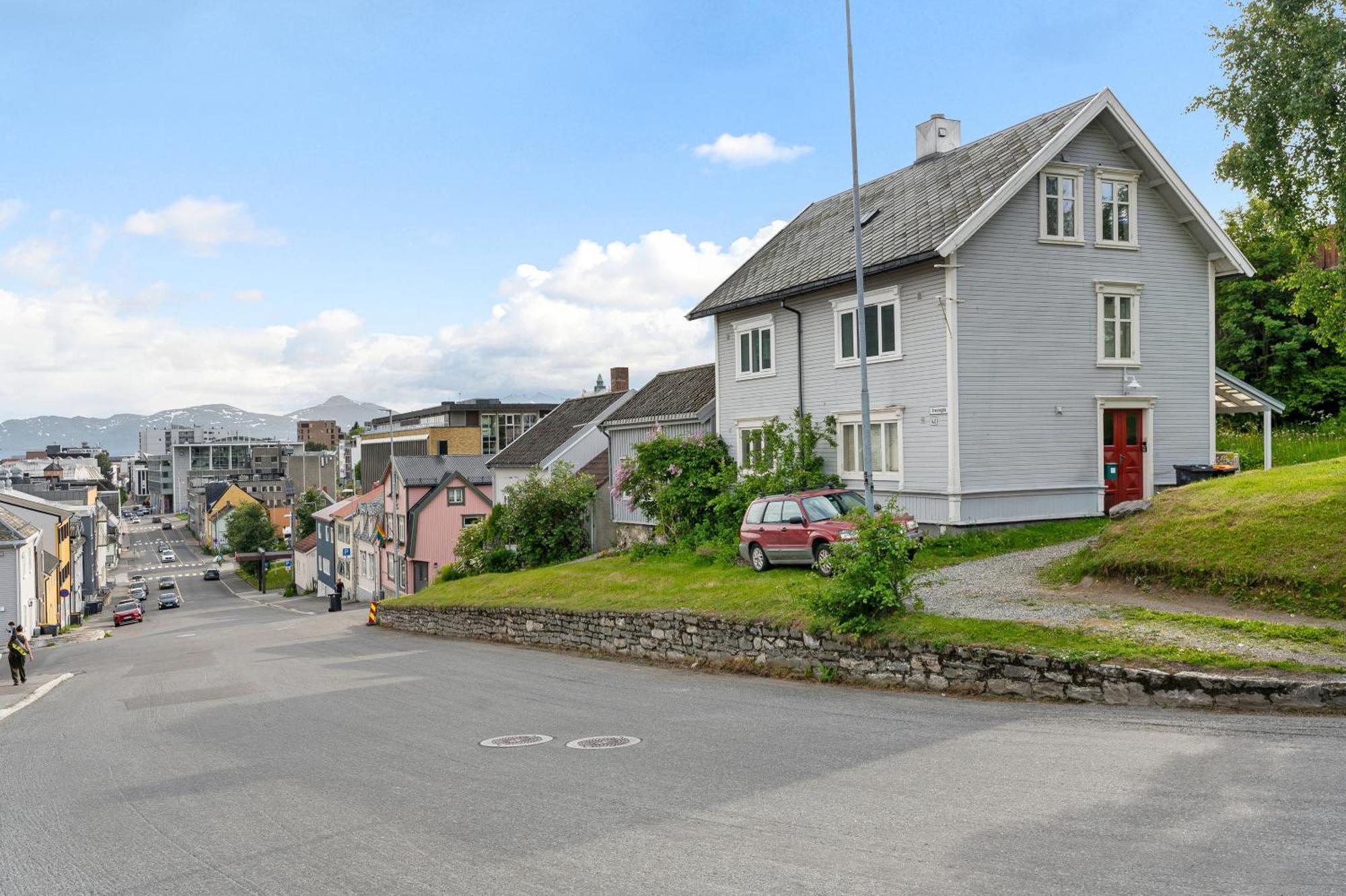 Arctic Homes - Historical Tromso House With View ภายนอก รูปภาพ