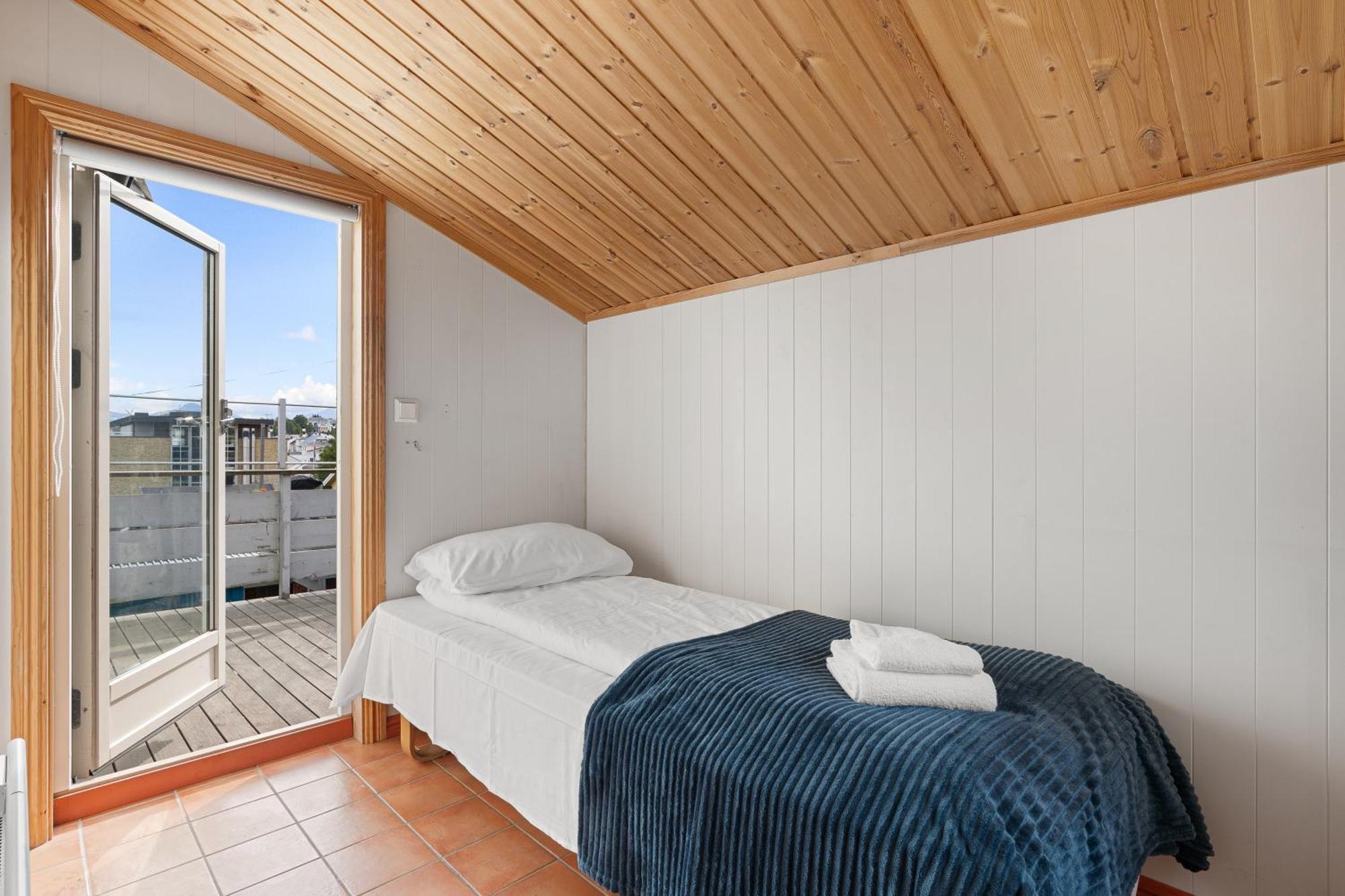 Arctic Homes - Historical Tromso House With View ภายนอก รูปภาพ