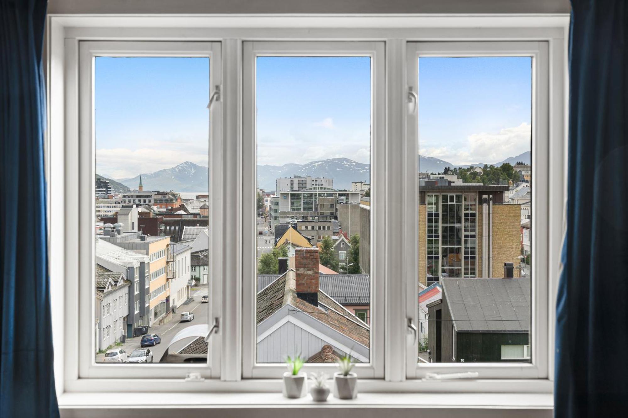 Arctic Homes - Historical Tromso House With View ภายนอก รูปภาพ